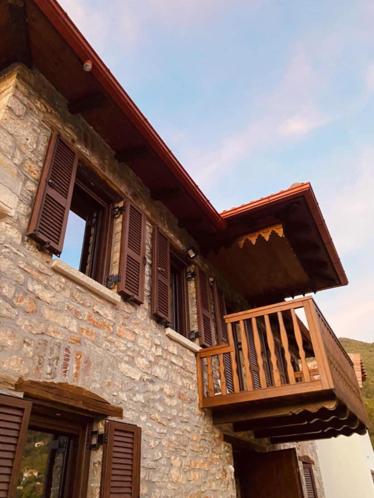 Guesthouse Amalia Kalesmenon Bagian luar foto