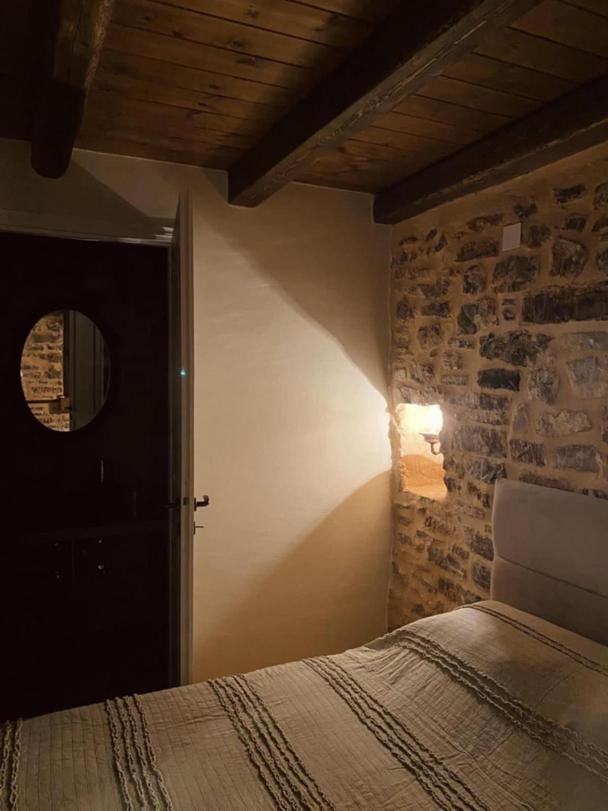 Guesthouse Amalia Kalesmenon Bagian luar foto