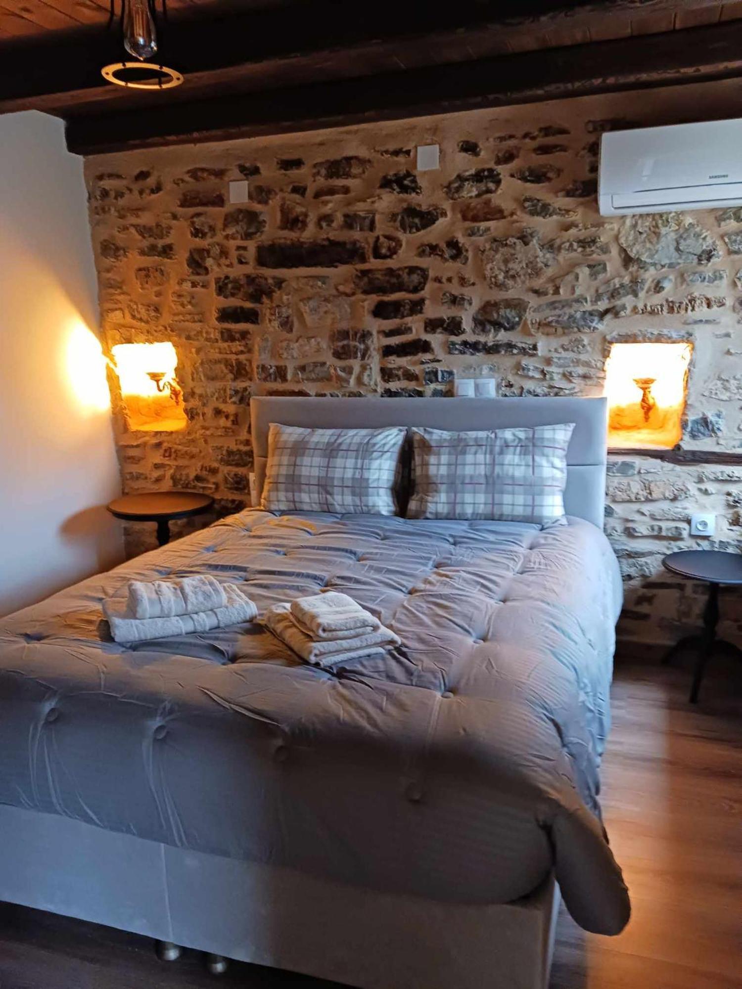 Guesthouse Amalia Kalesmenon Bagian luar foto