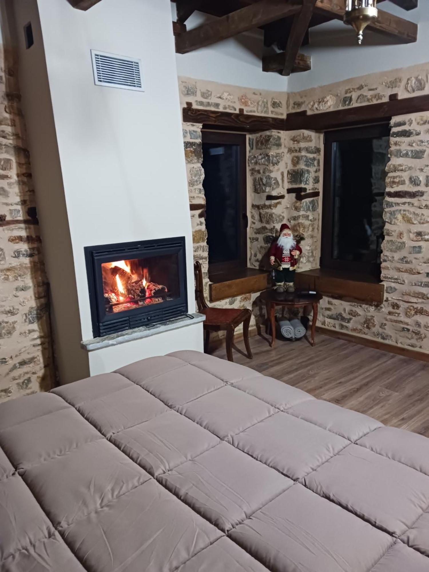 Guesthouse Amalia Kalesmenon Bagian luar foto