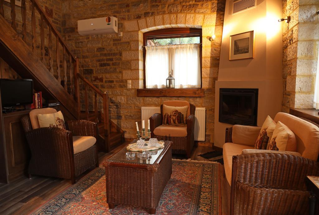 Guesthouse Amalia Kalesmenon Bagian luar foto