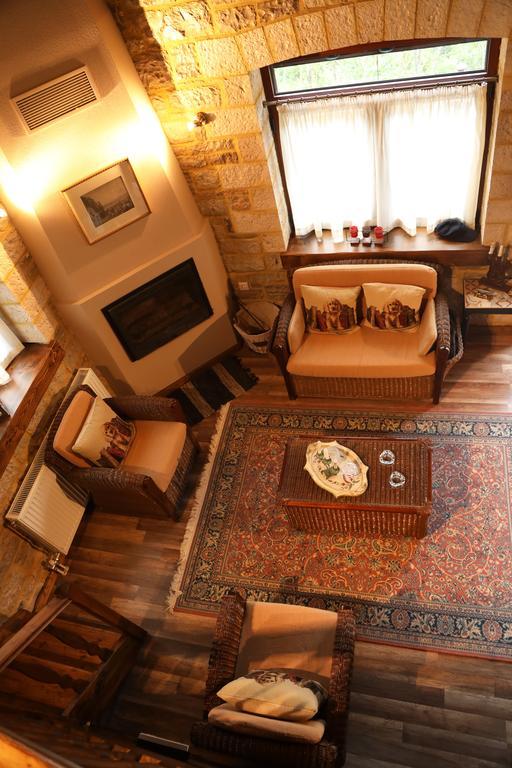 Guesthouse Amalia Kalesmenon Bagian luar foto