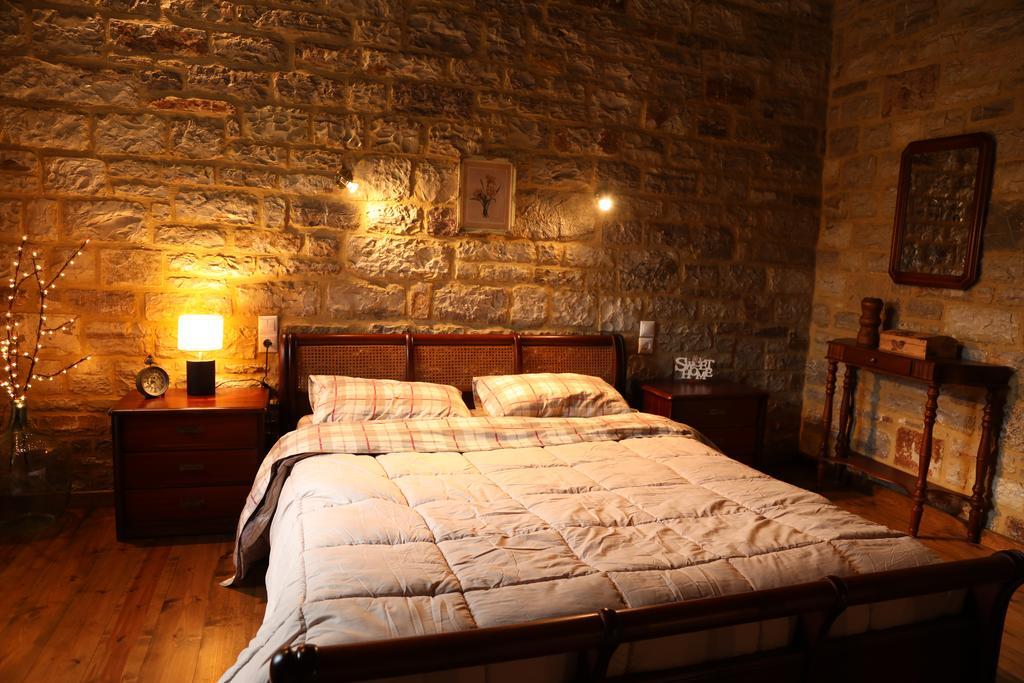 Guesthouse Amalia Kalesmenon Bagian luar foto